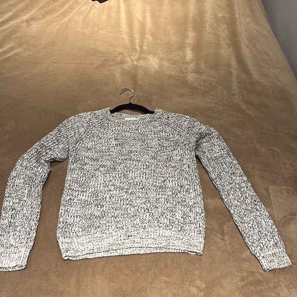 H&M sweater - Picture 3 of 5